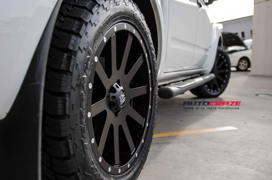 NISSAN NAVARA HEIST SATIN BLACK 5